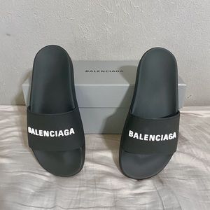 BRAND NEW Balenciaga Logo Pool Slides Sandals size 39